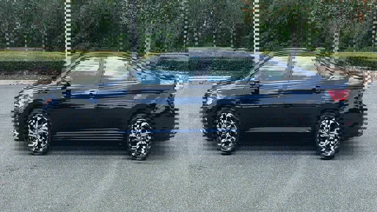 New 2025 Volkswagen Jetta SEL image 5