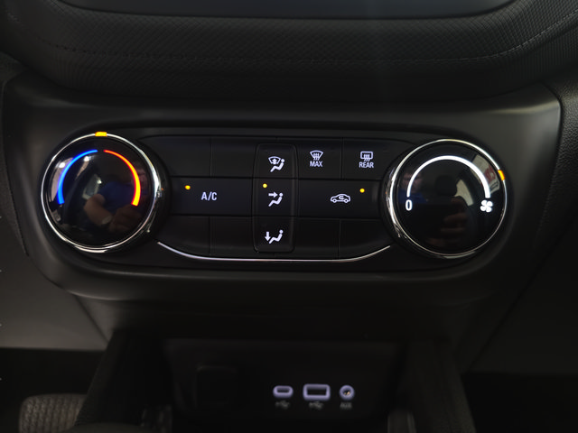 Used 2021 Chevrolet TrailBlazer LS FWD image 19