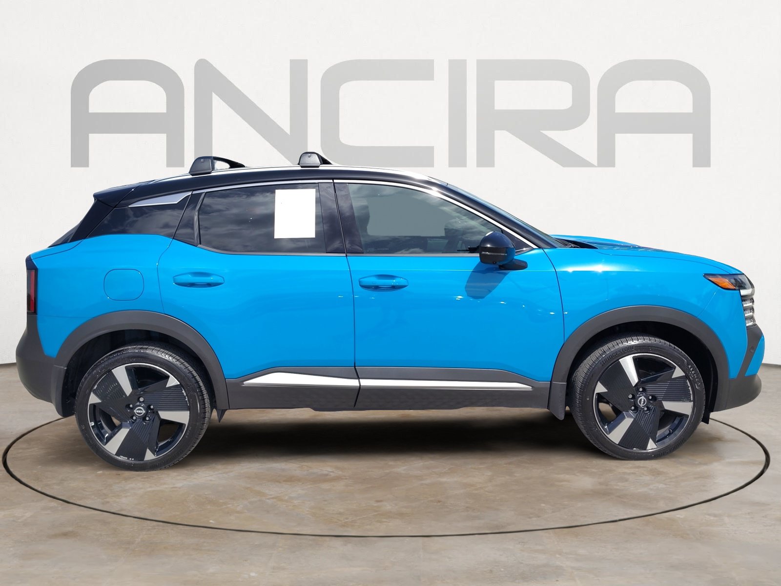 Used 2025 Nissan Kicks SR FWD image 12