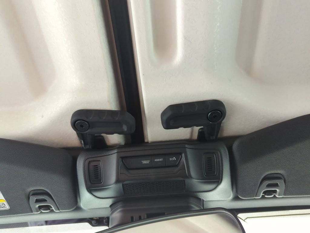 Used 2024 Jeep Wrangler Sahara image 29