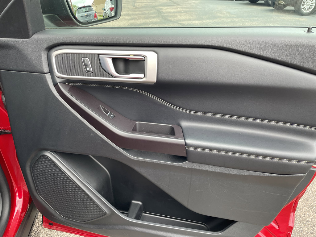 Used 2020 Ford Explorer XLT w/ Equipment Group 202A image 33