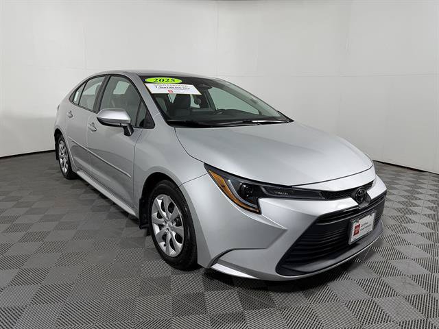 Certified 2025 Toyota Corolla LE FWD image 3