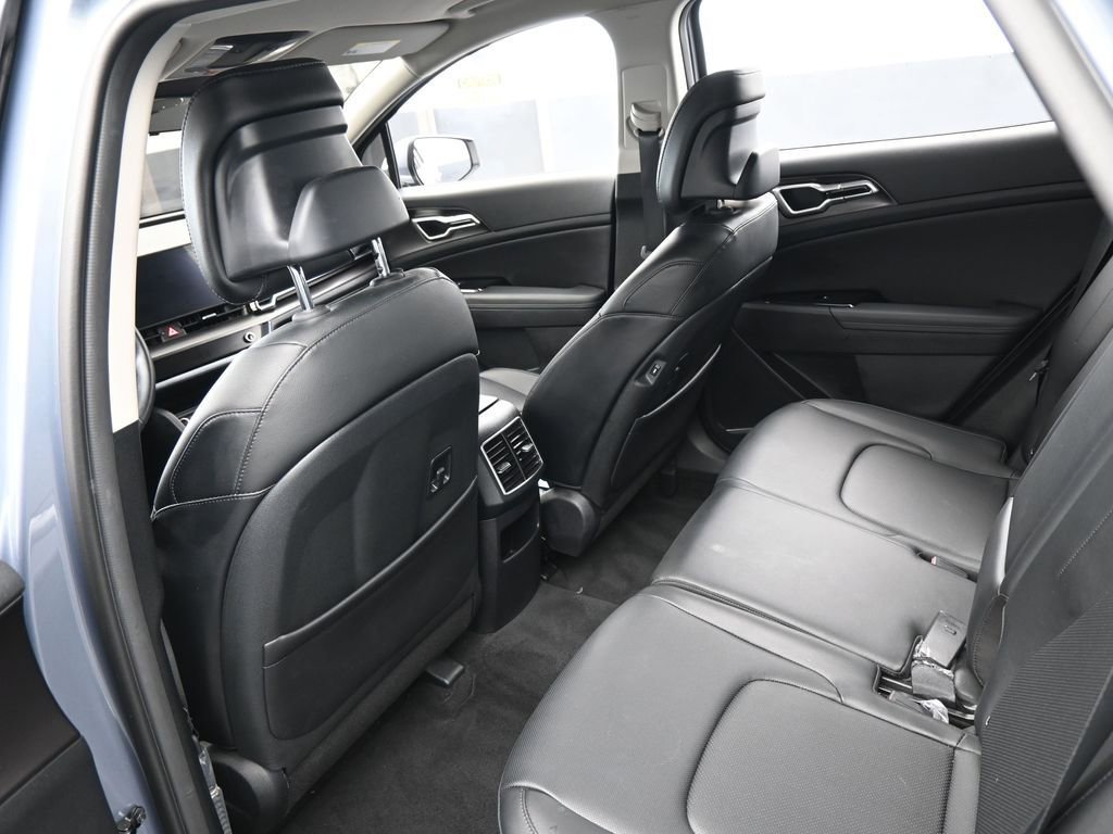 Used 2025 Kia Sportage EX image 37