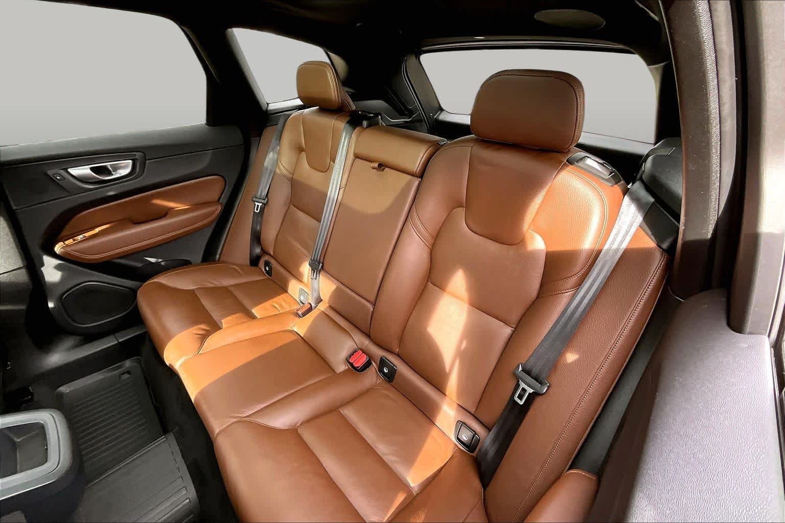 Certified 2024 Volvo XC60 B5 Plus w/ Climate Package AWD/4WD image 20