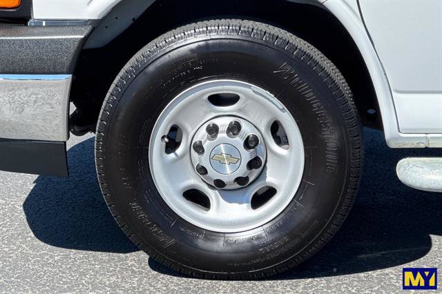 Used 2024 Chevrolet Express 2500 w/ Driver Convenience Package image 29