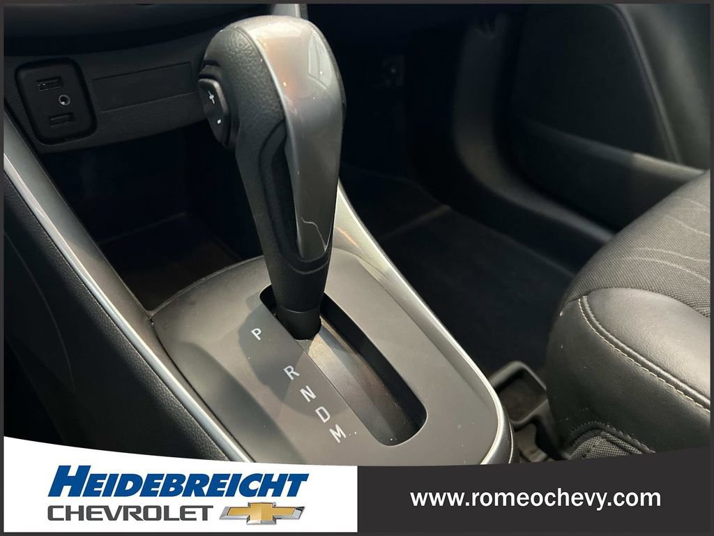 Used 2022 Chevrolet Trax LT w/ LT Convenience Package image 24