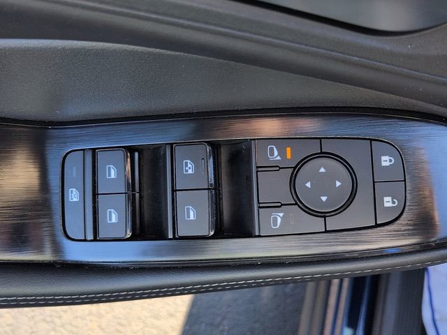 Used 2025 Nissan Rogue SV image 16