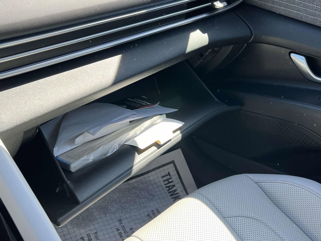 Certified 2023 Hyundai Elantra Limited FWD image 38