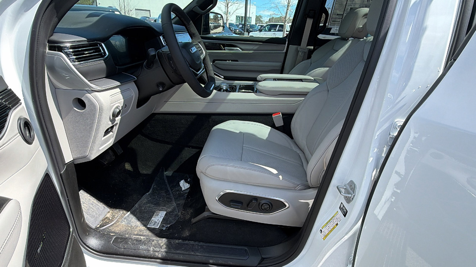 New 2026 Jeep Grand Wagoneer Limited AWD/4WD image 16