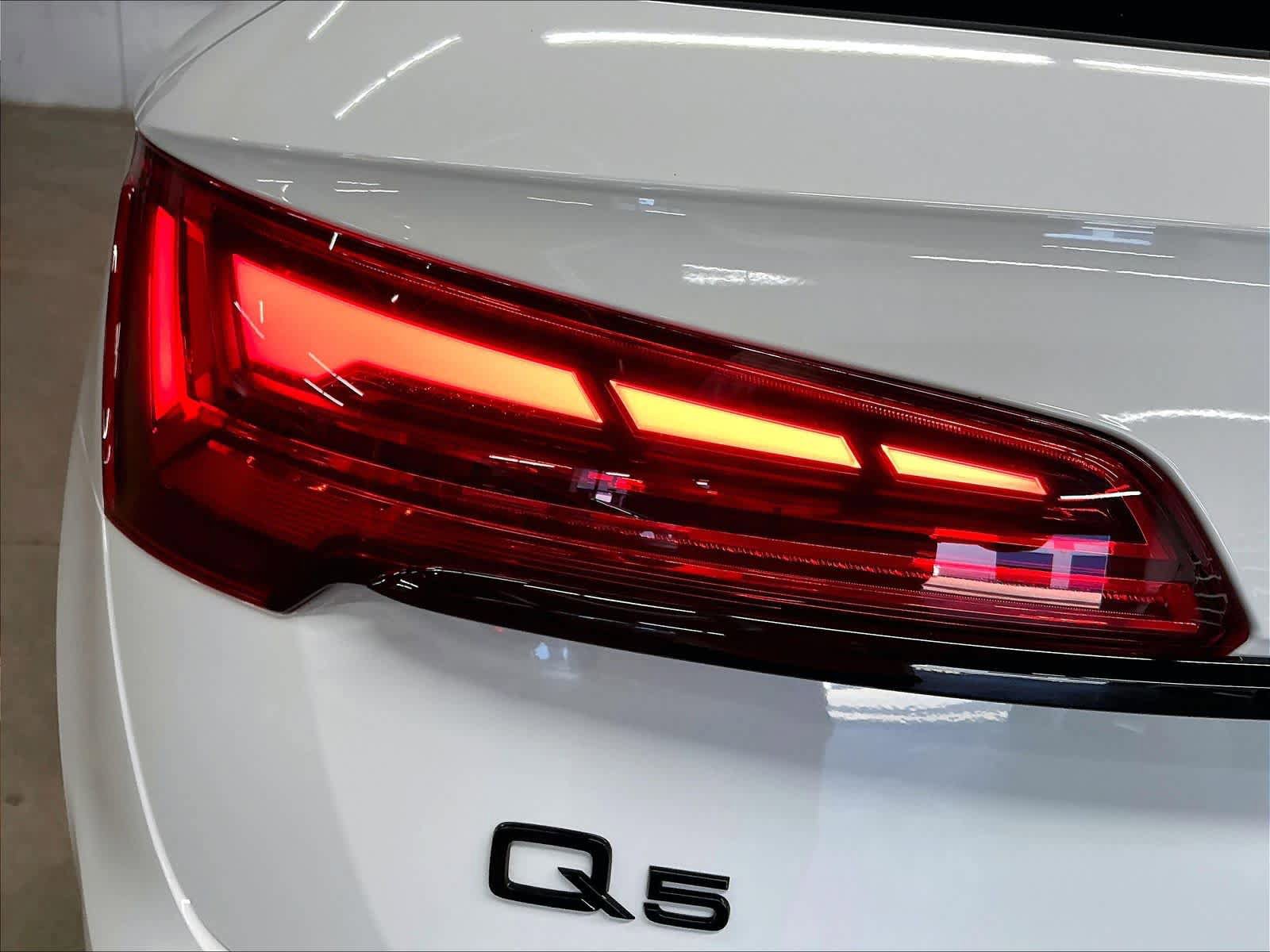 Certified 2023 Audi Q5 2.0T Premium Plus w/ Premium Plus Package image 29
