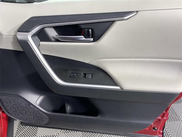 Used 2025 Toyota RAV4 XLE image 26