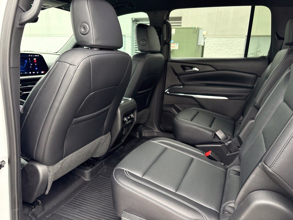 Used 2026 Chevrolet Traverse LT w/ Driver Confidence Package FWD image 18