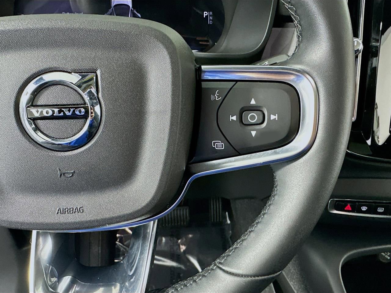 Used 2023 Volvo C40 P8 Recharge Ultimate image 38