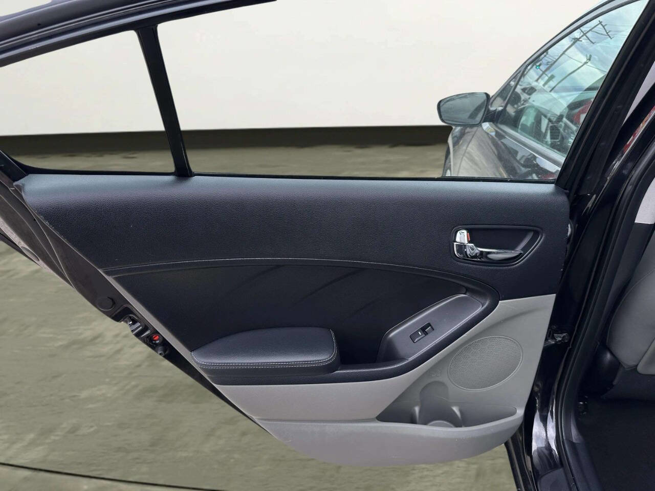 Used 2015 Kia Forte LX FWD image 12