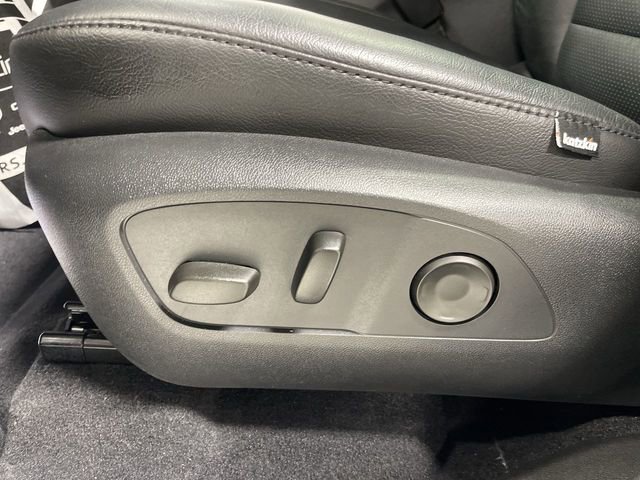 Used 2025 Chevrolet Traverse High Country image 12