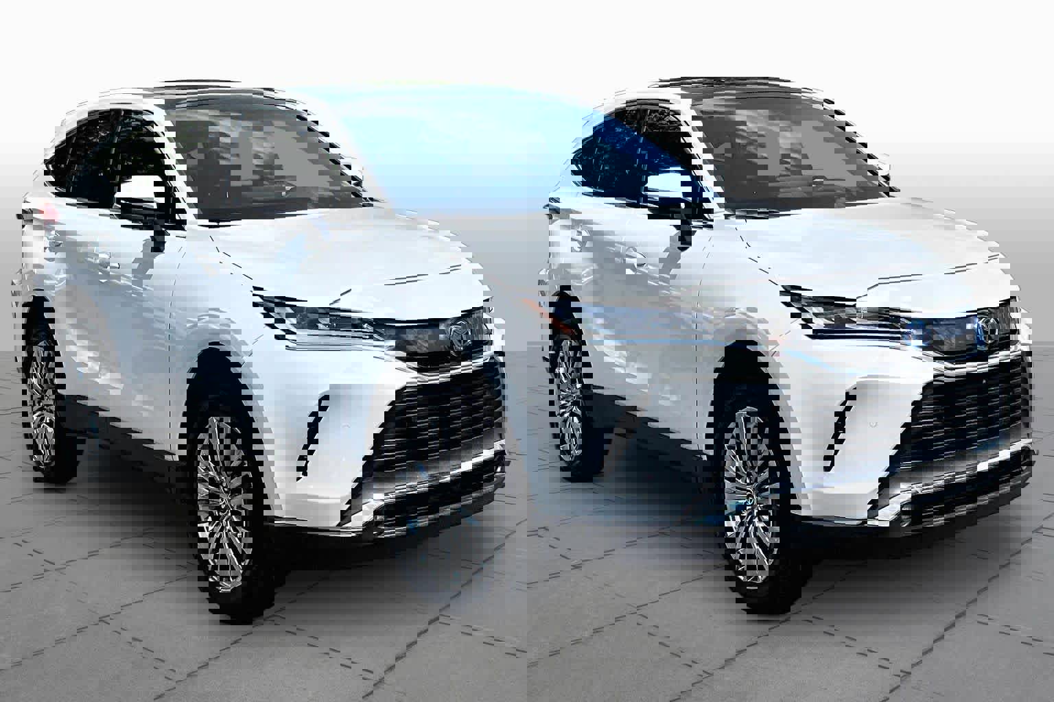 Certified 2024 Toyota Venza Limited AWD/4WD image 3