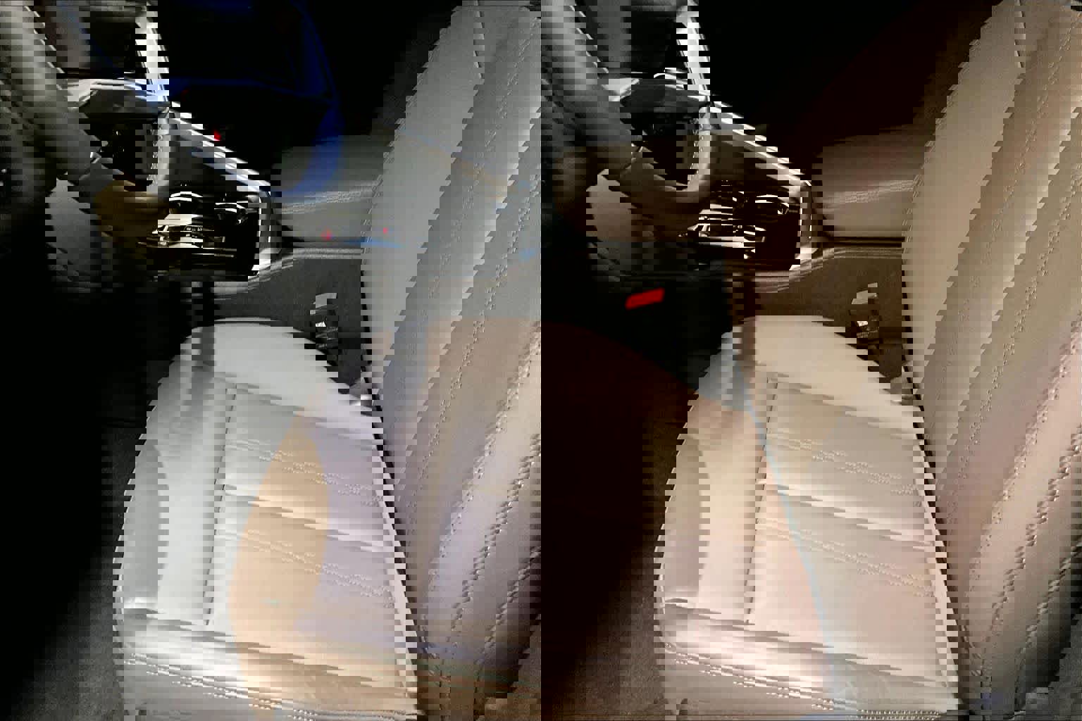 Used 2025 Audi Q5 Premium w/ Convenience Package image 32