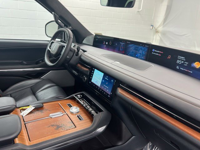 Certified 2025 Lincoln Navigator Black Label AWD/4WD image 32