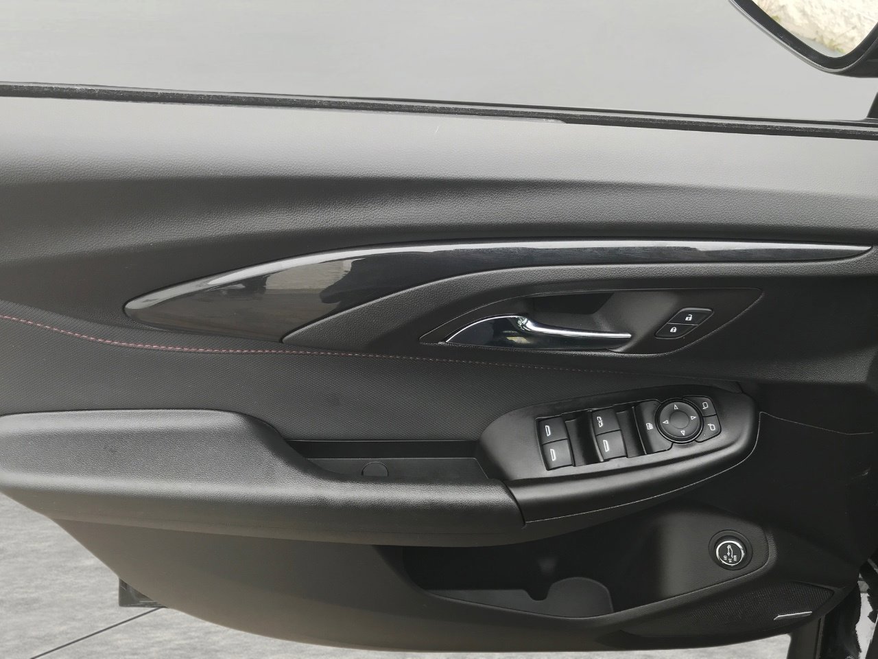 Certified 2023 Chevrolet TrailBlazer RS w/ Sun and Liftgate Package image 26