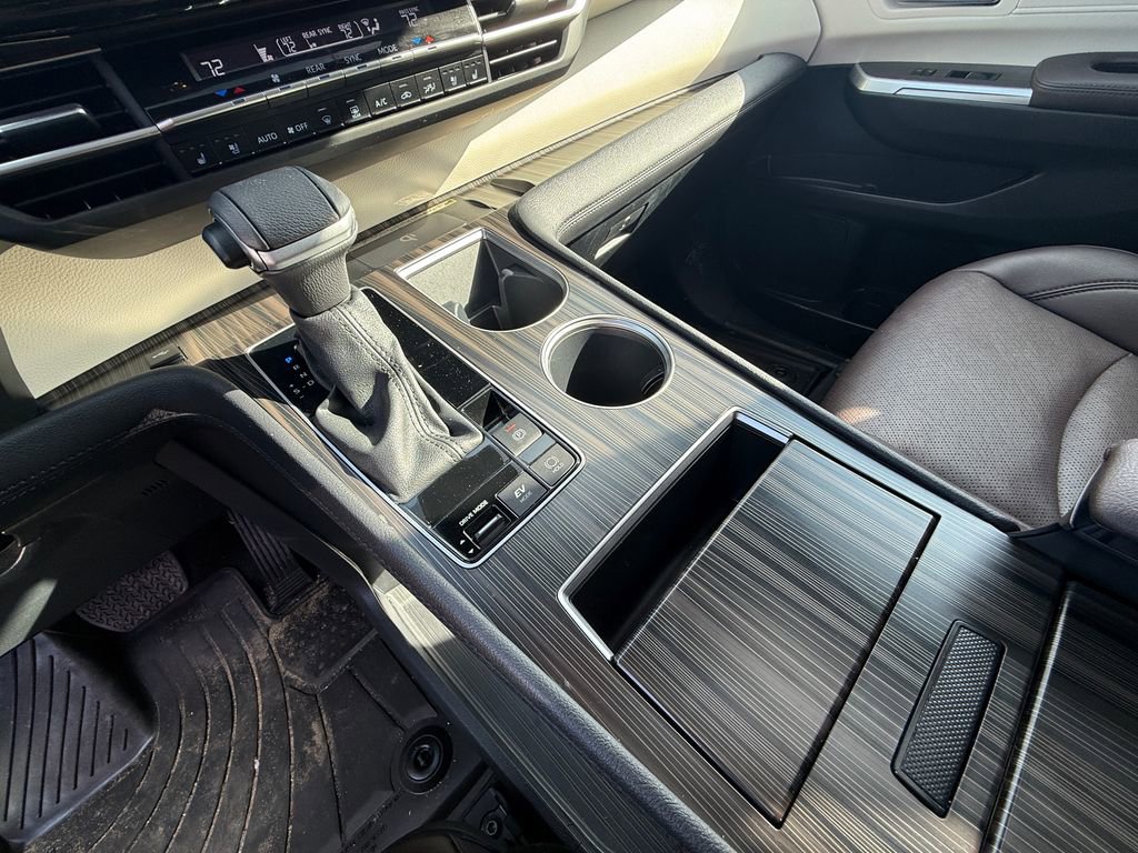 Certified 2024 Toyota Sienna Platinum image 13
