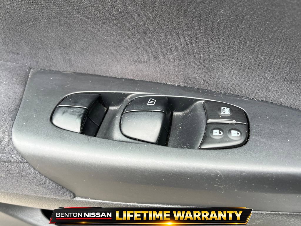 Used 2013 Nissan Sentra SR w/ Driver Pkg FWD image 12