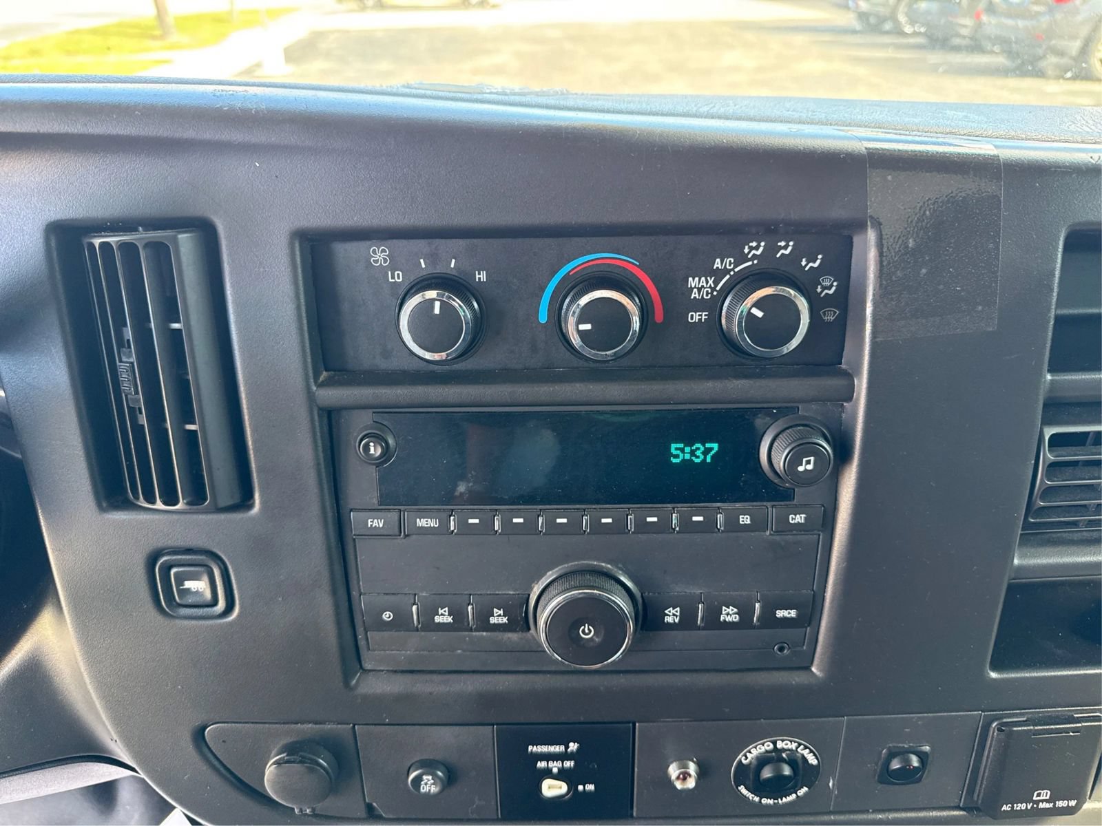 Used 2018 Chevrolet Express 3500 w/ Power Convenience Package RWD image 13