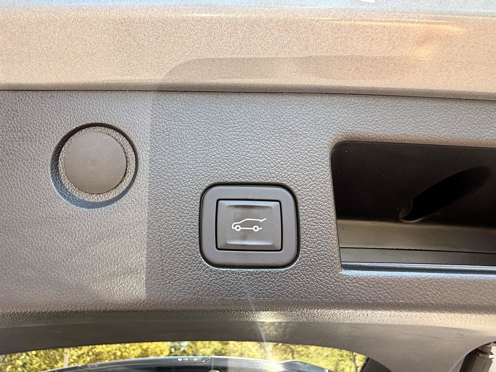 Used 2025 Chevrolet Equinox RS w/ Convenience Package III AWD/4WD image 20