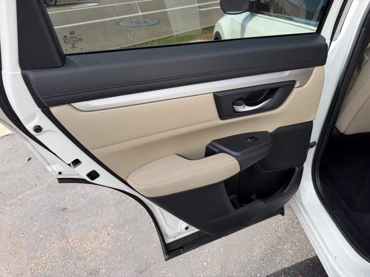 Used 2017 Honda CR-V LX image 14