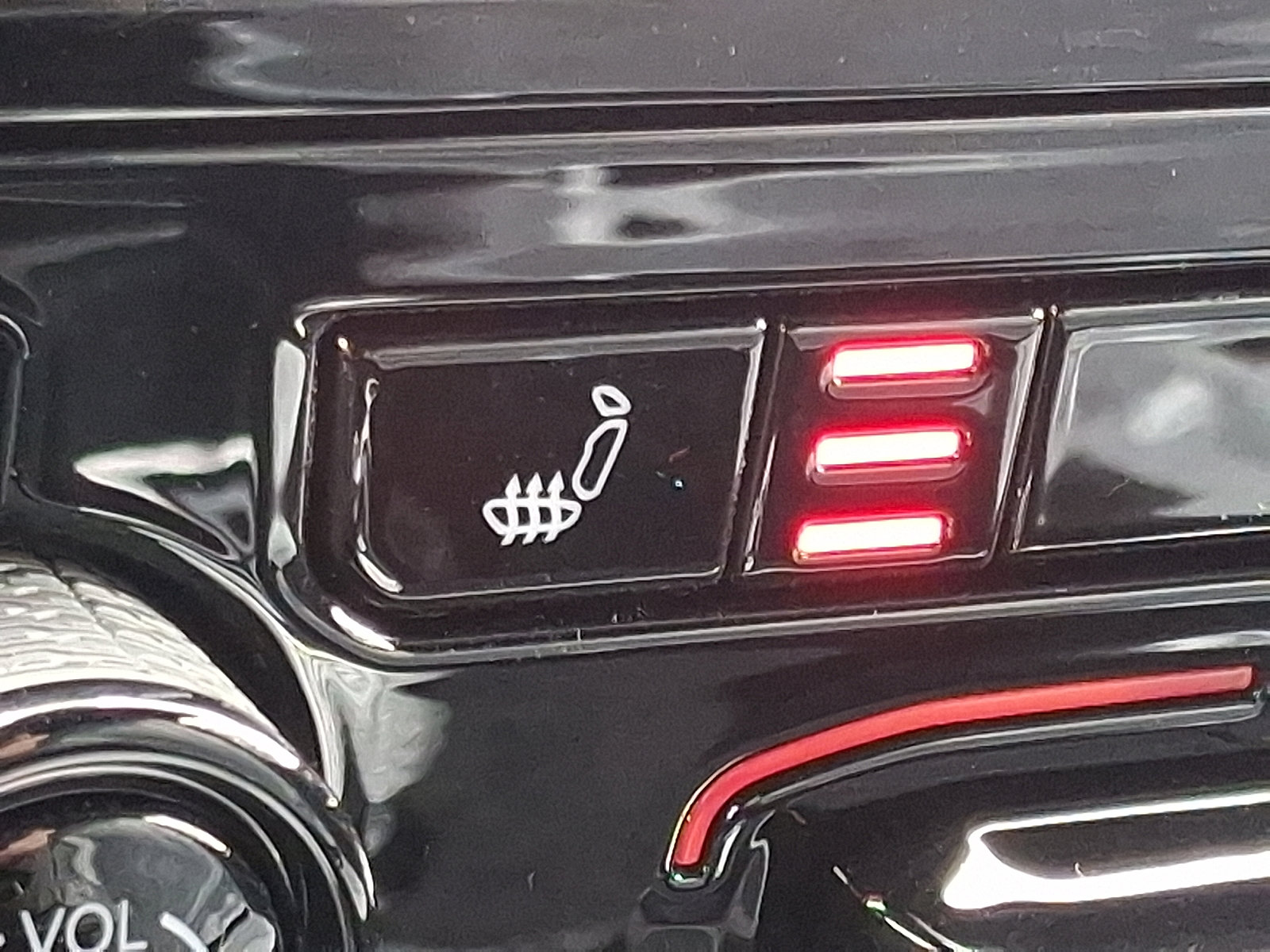 New 2025 Jeep Grand Cherokee Altitude image 18