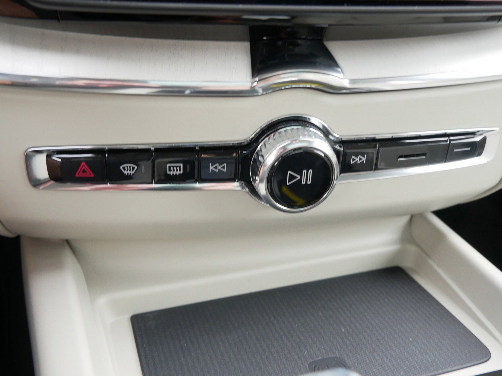 New 2026 Volvo XC60 B5 Ultra w/ Climate Package AWD/4WD image 10