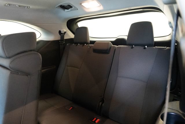Used 2022 Toyota Highlander L FWD image 22