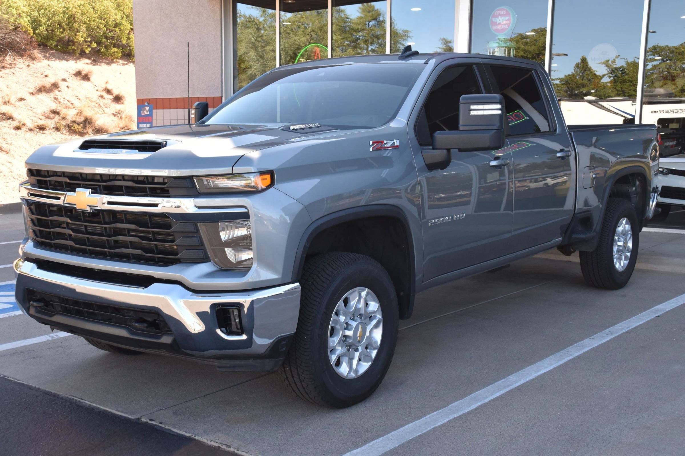 Used 2024 Chevrolet Silverado 2500 LT w/ All Star Edition AWD/4WD image 4