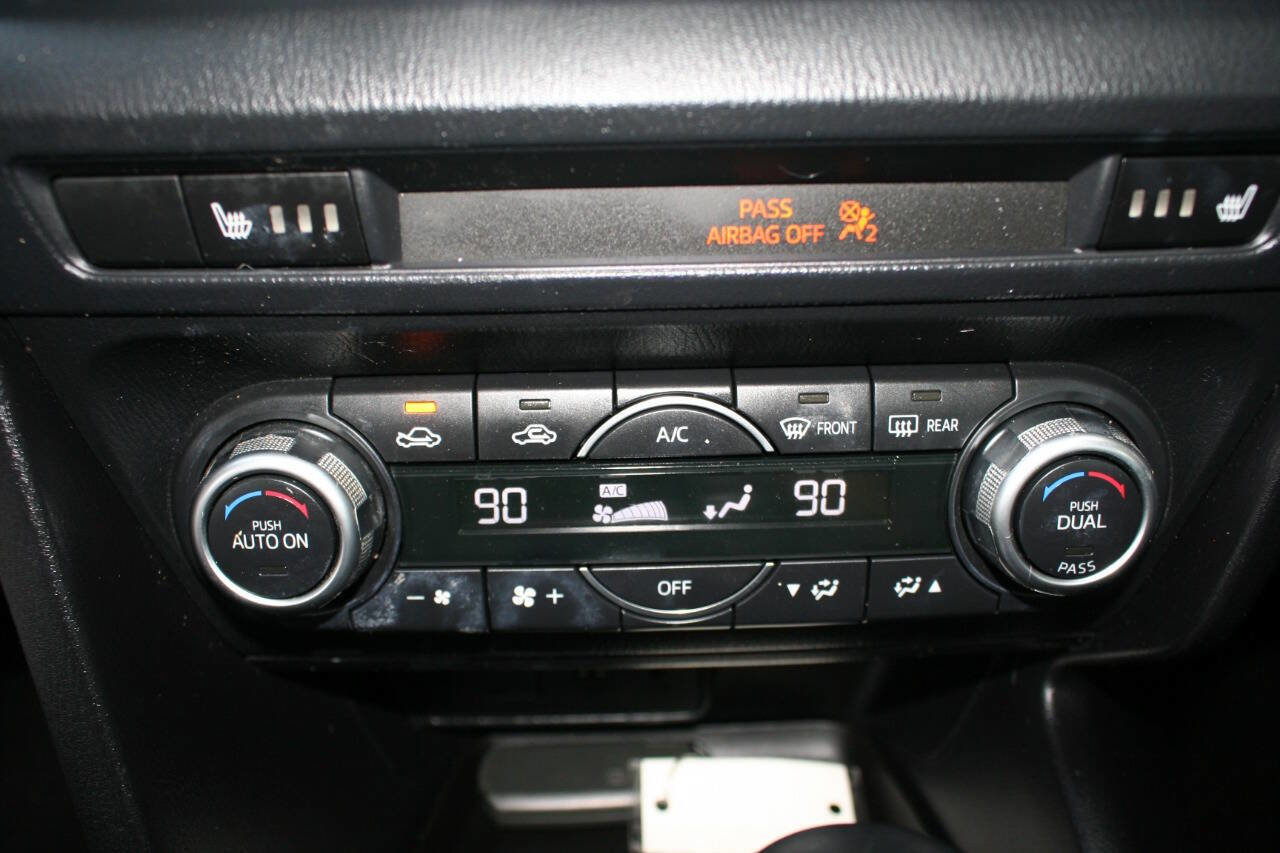 Used 2018 MAZDA MAZDA3 Touring image 15