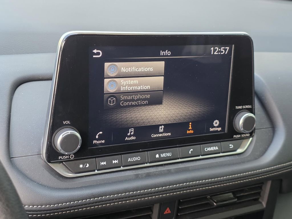 Used 2024 Nissan Rogue S image 13