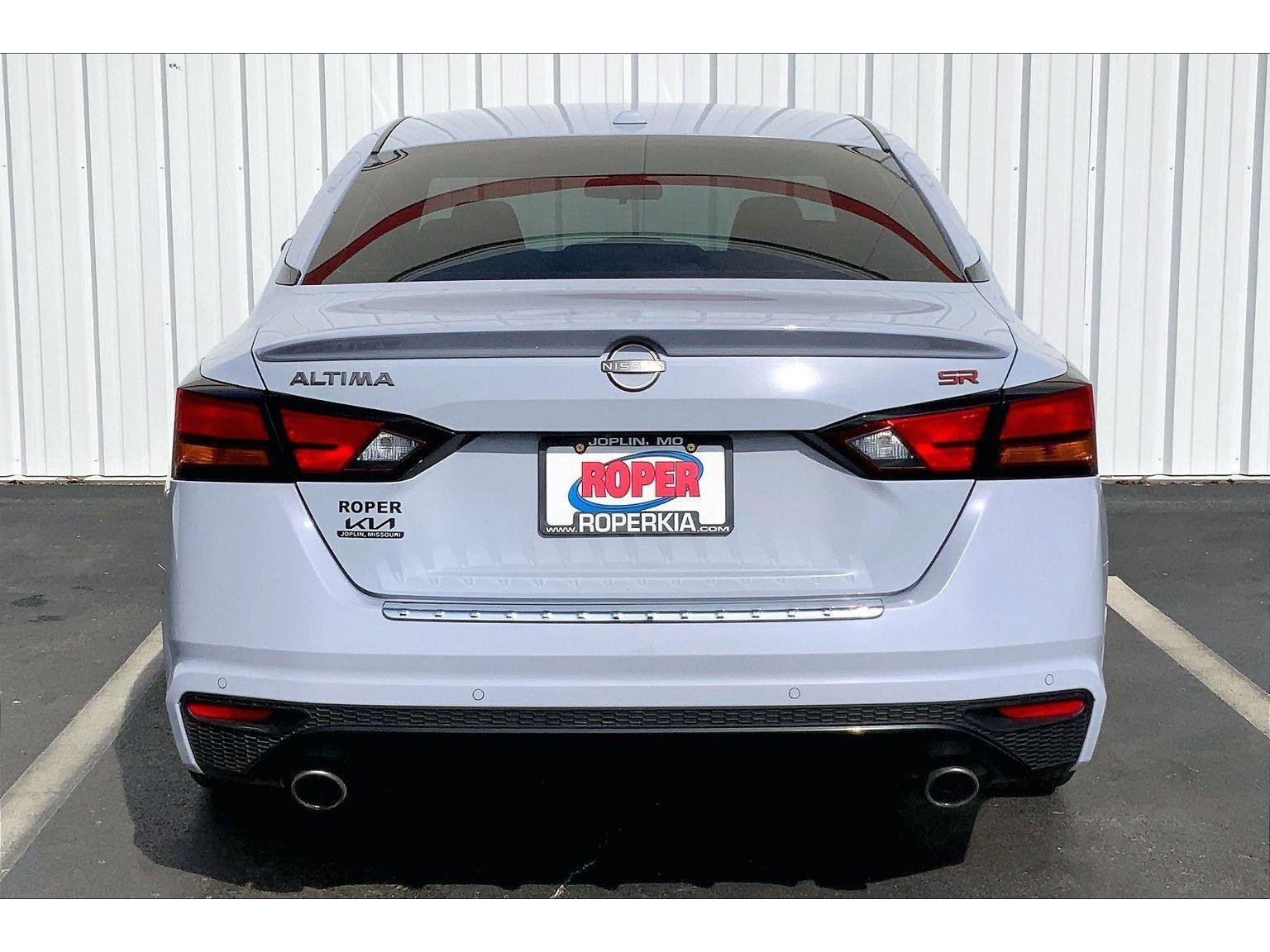 Used 2023 Nissan Altima 2.5 SR w/ SR Premium Package image 4