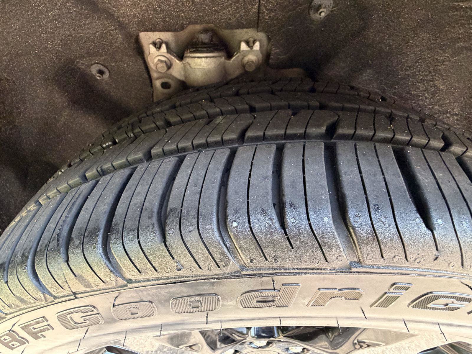 Used 2024 Ford Explorer ST w/ Equipment Group 401A AWD/4WD image 15