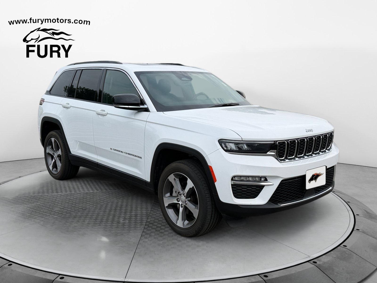 Used 2024 Jeep Grand Cherokee Limited AWD/4WD image 1