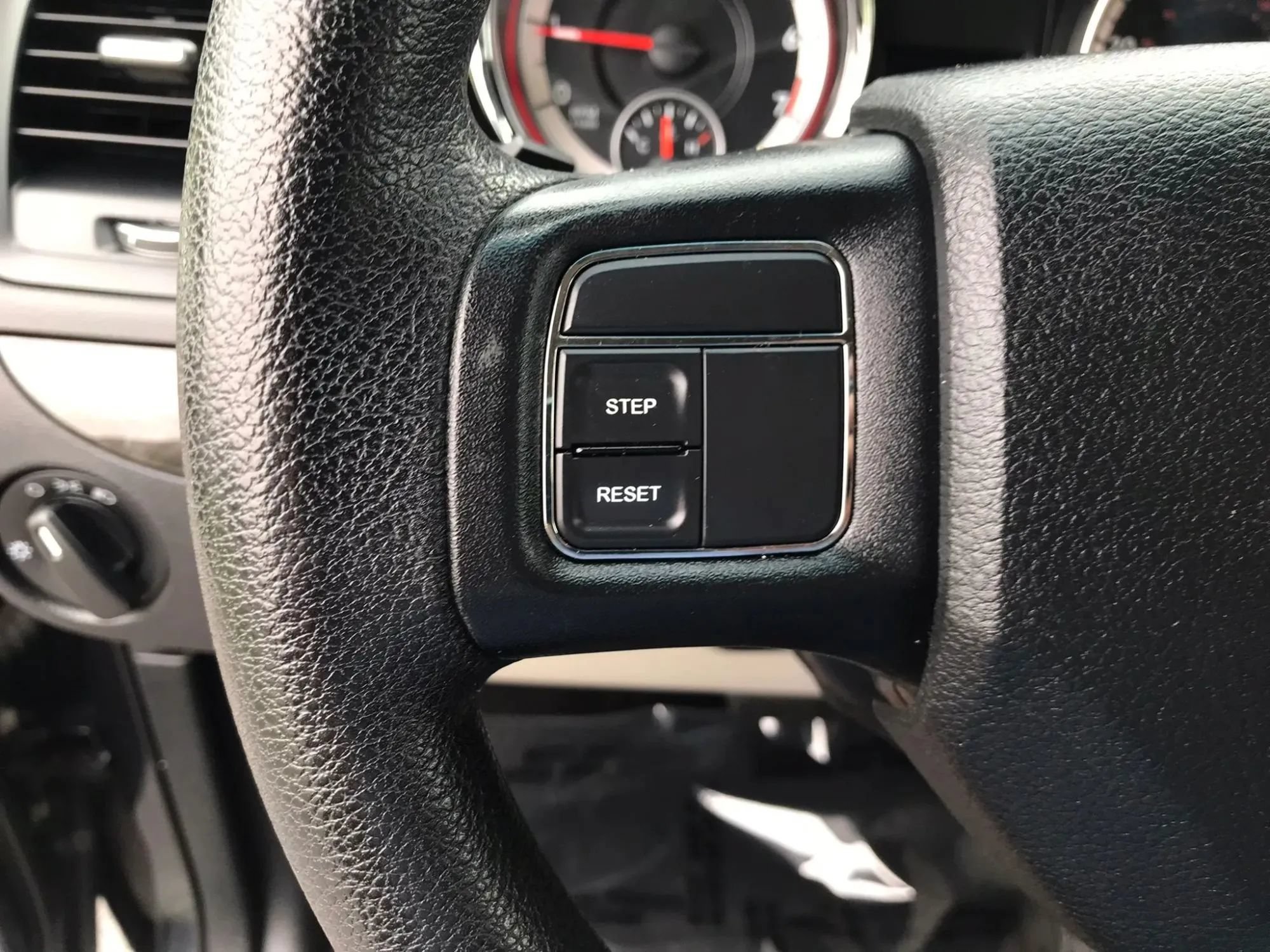 Used 2014 Dodge Grand Caravan SE w/ Quick Order Package 29E SE FWD image 17