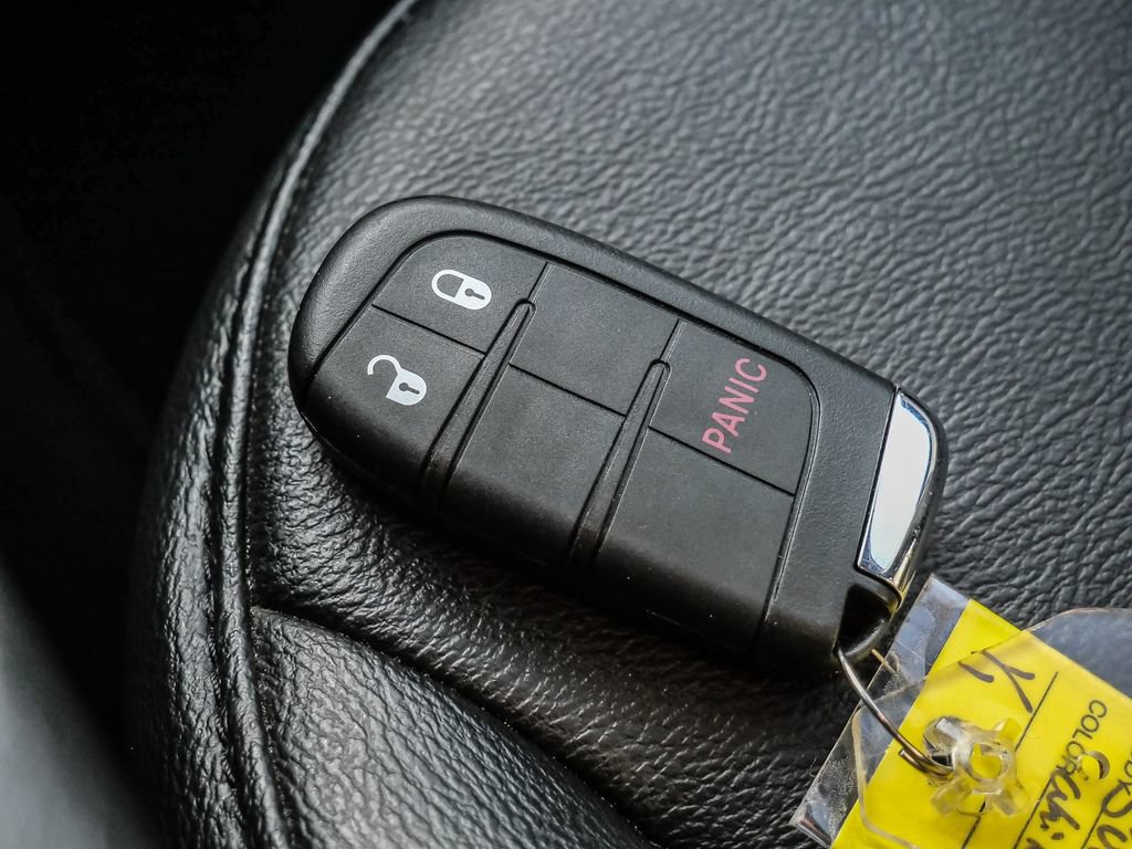 Used 2025 Jeep Compass Limited AWD/4WD image 36