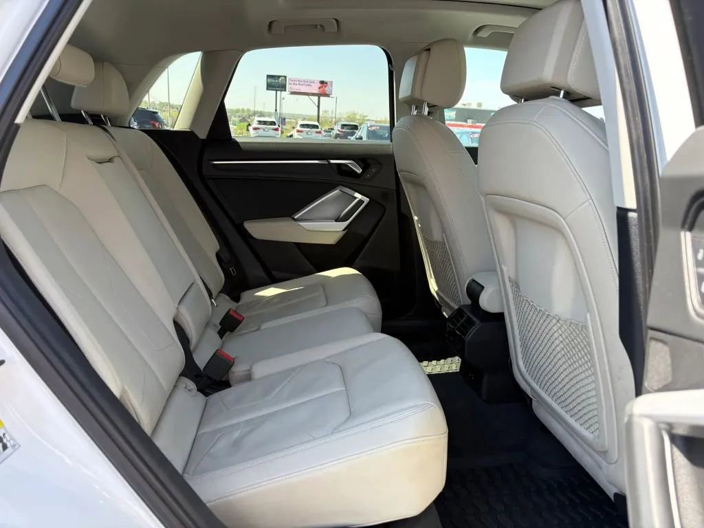 Used 2020 Audi Q3 2.0T Premium w/ Convenience Package AWD/4WD image 19