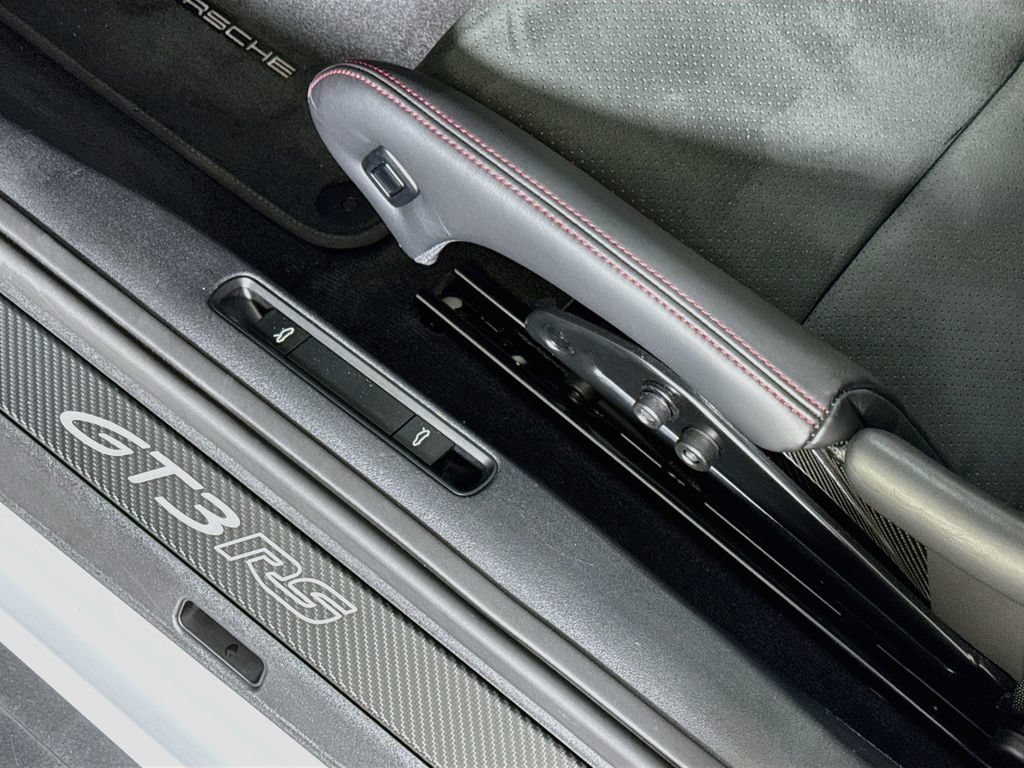 Certified 2025 Porsche 911 GT3 RS RWD image 23