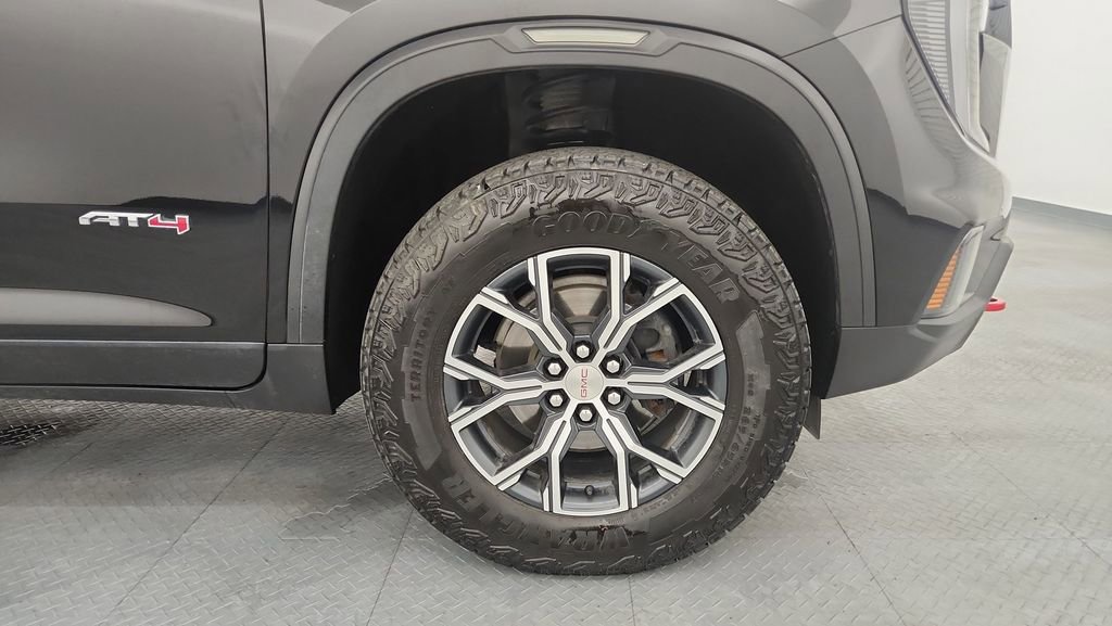 Used 2024 GMC Acadia AT4 w/ Luxury Package image 27