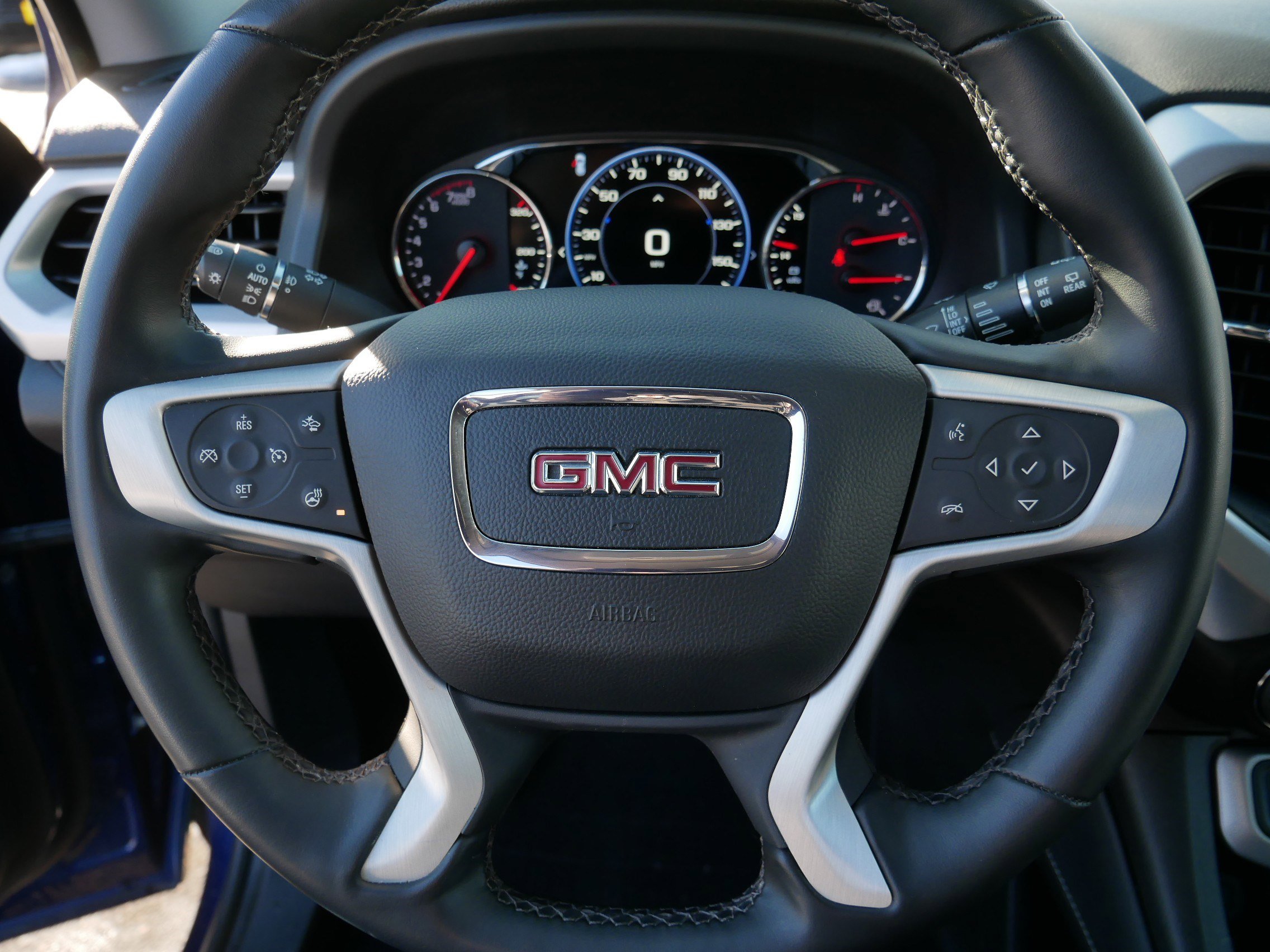 Used 2023 GMC Acadia SLT w/ Technology Package image 26