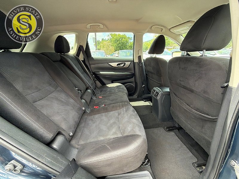 Used 2015 Nissan Rogue SV w/ SV Premium Package AWD/4WD image 18