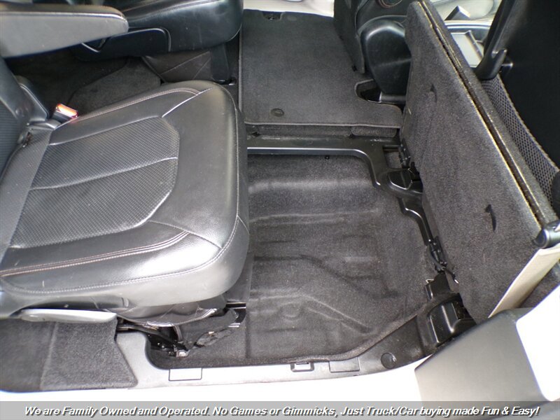 Used 2018 Chrysler Pacifica Touring-L FWD image 29