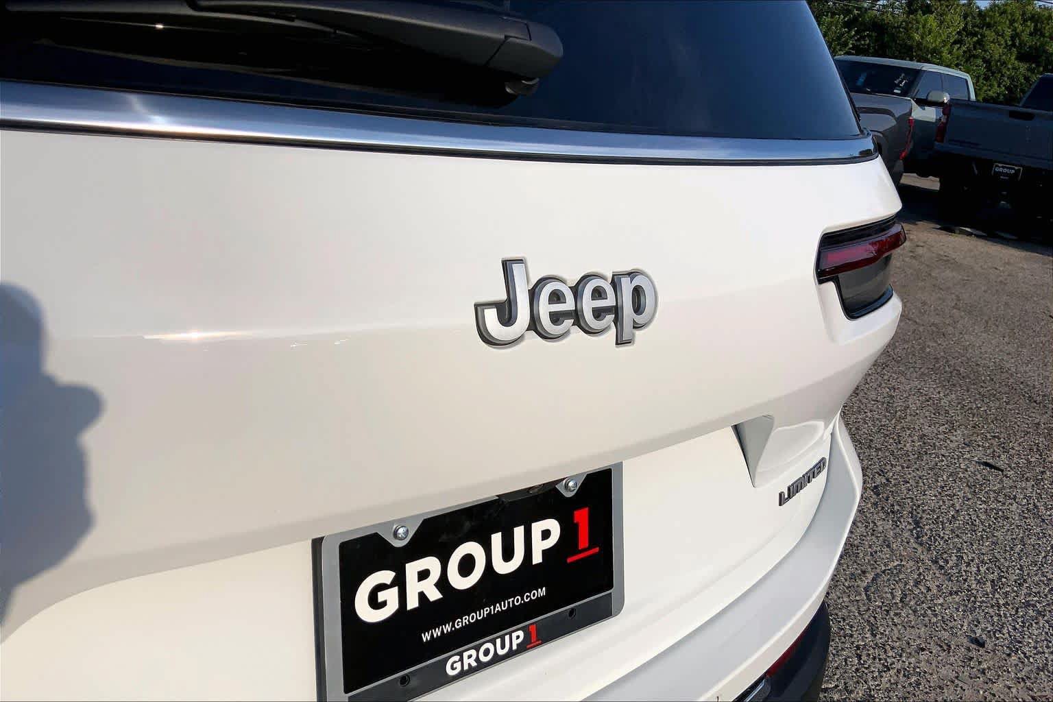 Used 2025 Jeep Grand Cherokee L Limited RWD image 30