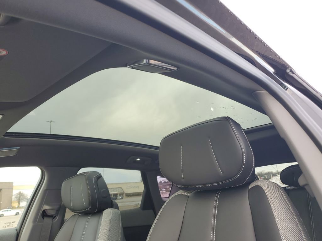 New 2026 Cadillac Optiq Sport 1 image 18