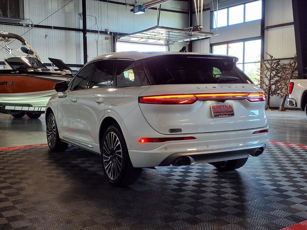 Used 2022 Lincoln Corsair Reserve w/ Sport Package image 4