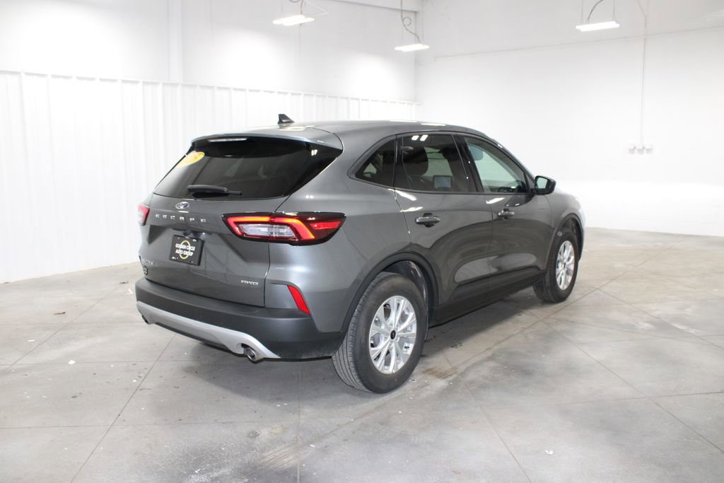 Used 2025 Ford Escape Active AWD/4WD image 9