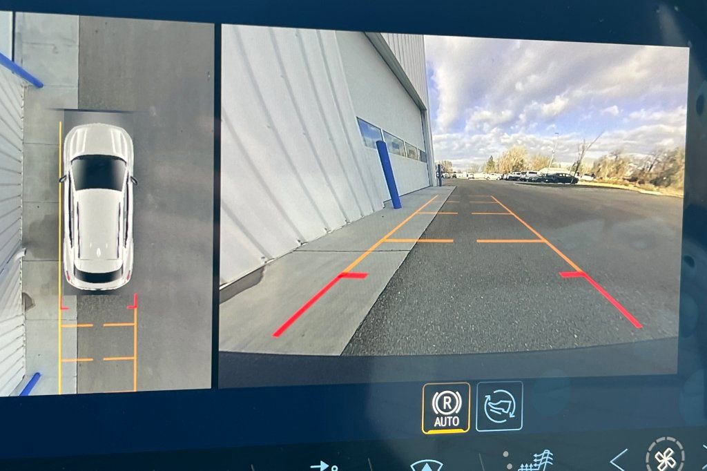 New 2026 Chevrolet Equinox EV LT image 17